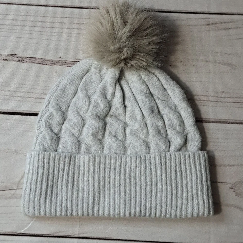 Rachel Zoe Cable Knit Light Gray Beanie Hat With Faux Fur Pom